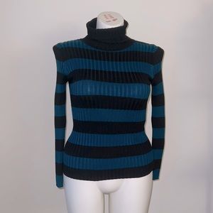 Color black Stripped Turtle Neck | Large